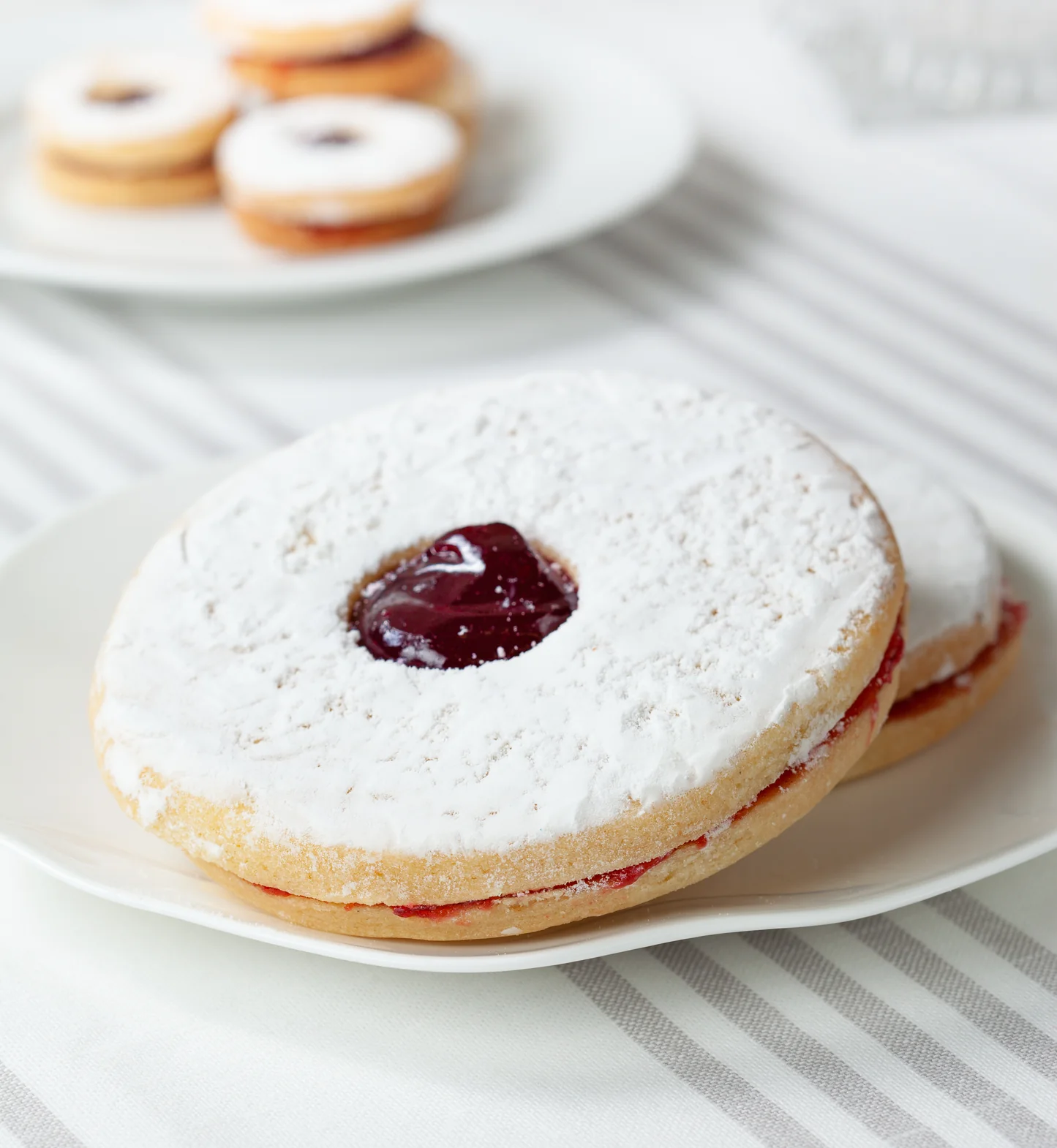 LG Linzer Tart